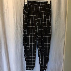 H&M PLAID PANTS (0)